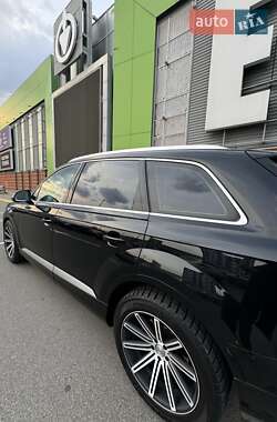 Позашляховик / Кросовер Audi Q7 2016 в 