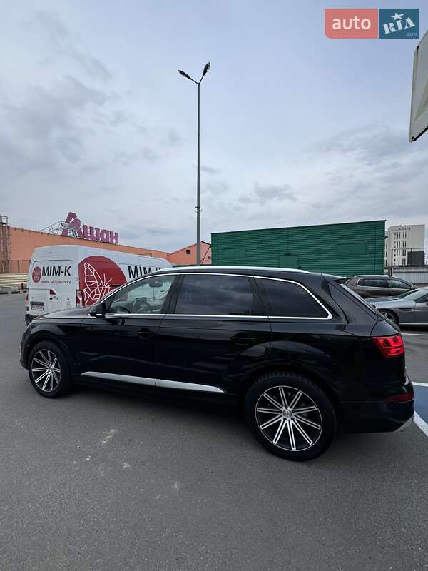 Позашляховик / Кросовер Audi Q7 2016 в Києві