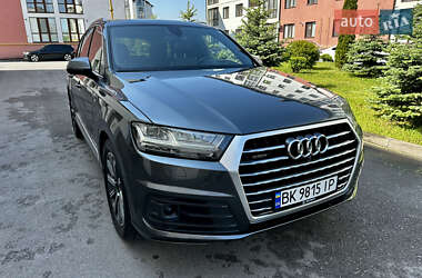 Позашляховик / Кросовер Audi Q7 2016 в 