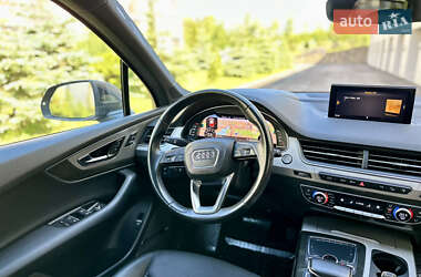 Позашляховик / Кросовер Audi Q7 2016 в 