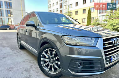 Позашляховик / Кросовер Audi Q7 2016 в 