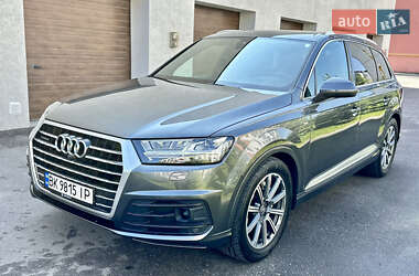 Позашляховик / Кросовер Audi Q7 2016 в 