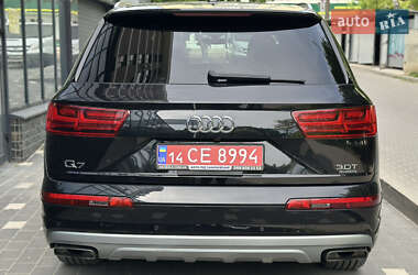 Внедорожник / Кроссовер Audi Q7 2017 в 