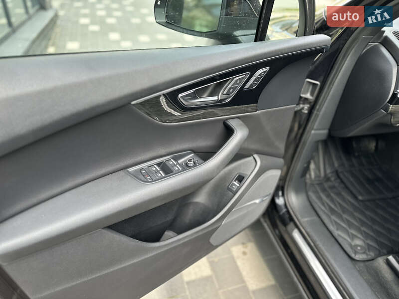 Внедорожник / Кроссовер Audi Q7 2017 в Тернополе