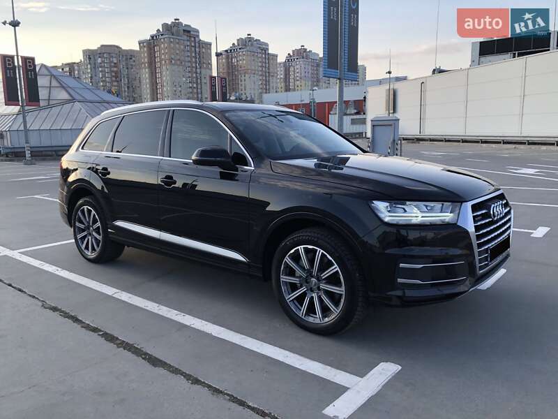 Позашляховик / Кросовер Audi Q7 2019 в Києві