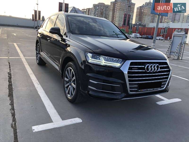 Позашляховик / Кросовер Audi Q7 2019 в Києві