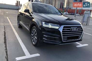 Внедорожник / Кроссовер Audi Q7 2019 в 