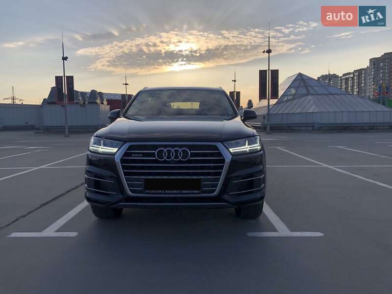 Позашляховик / Кросовер Audi Q7 2019 в Києві
