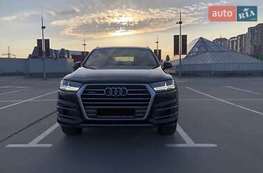 Внедорожник / Кроссовер Audi Q7 2019 в 