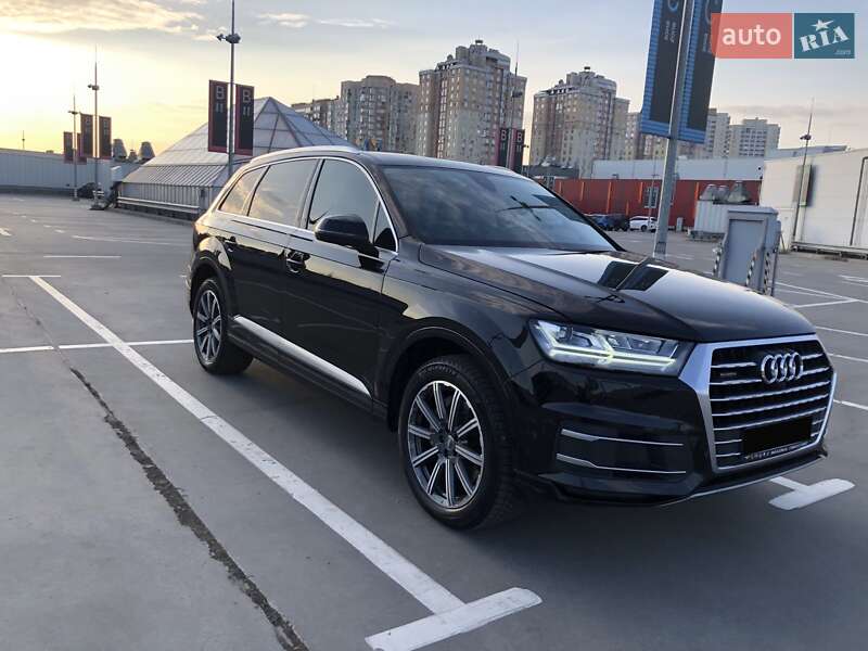 Позашляховик / Кросовер Audi Q7 2019 в Києві