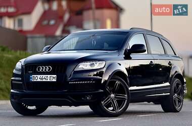 Внедорожник / Кроссовер Audi Q7 2012 в 