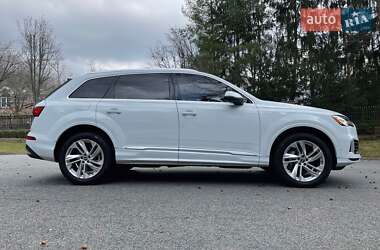Внедорожник / Кроссовер Audi Q7 2021 в 