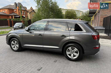 Внедорожник / Кроссовер Audi Q7 2018 в 