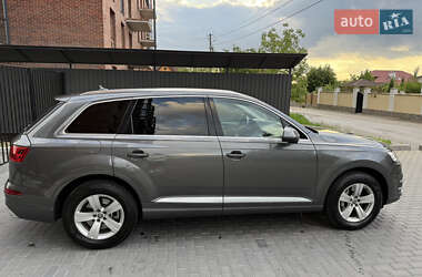 Внедорожник / Кроссовер Audi Q7 2018 в 