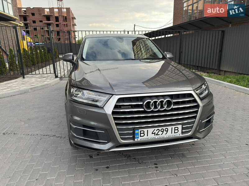 Позашляховик / Кросовер Audi Q7 2018 в Києві