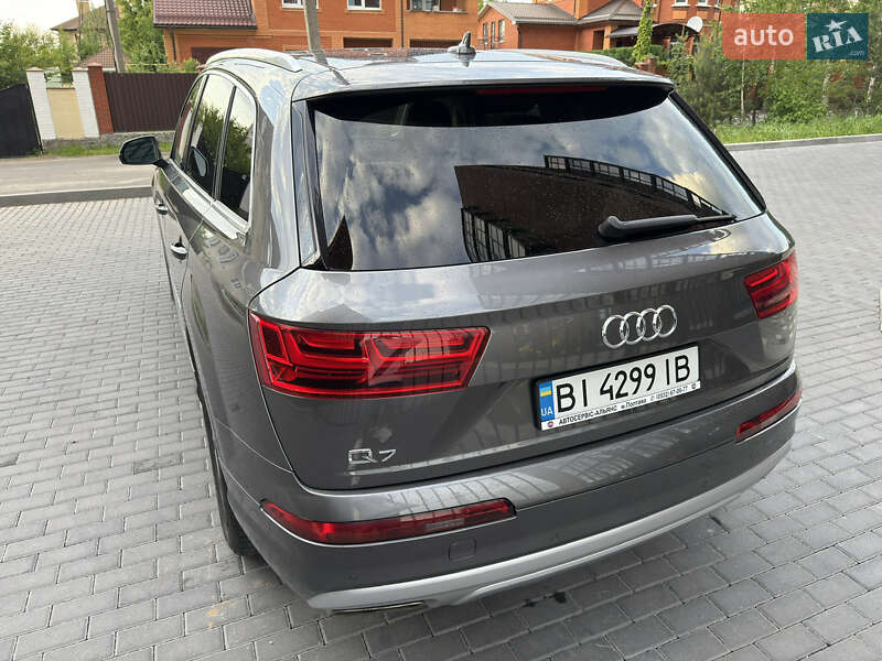 Позашляховик / Кросовер Audi Q7 2018 в Києві