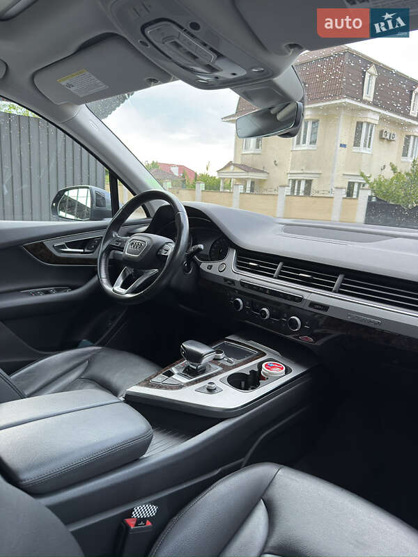Позашляховик / Кросовер Audi Q7 2018 в Києві