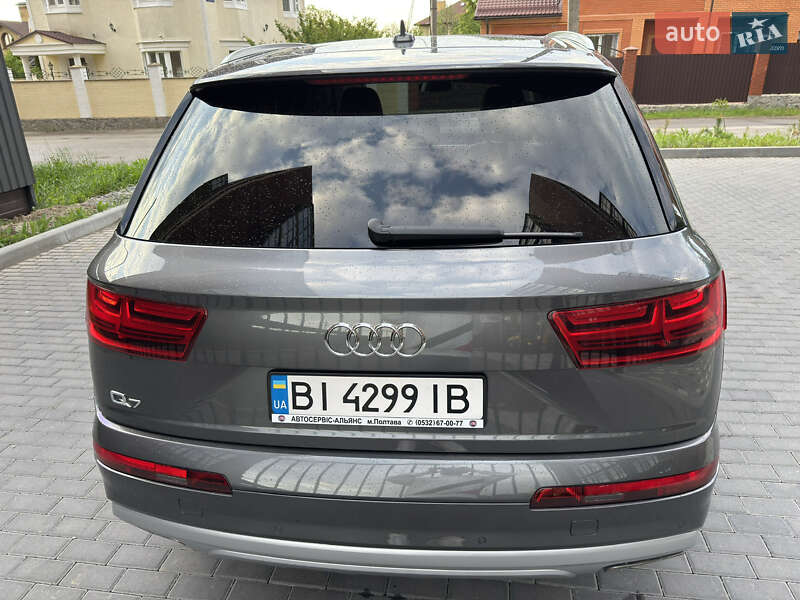 Позашляховик / Кросовер Audi Q7 2018 в Києві