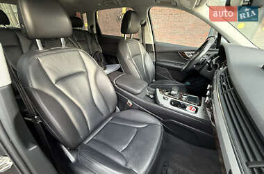 Внедорожник / Кроссовер Audi Q7 2018 в 