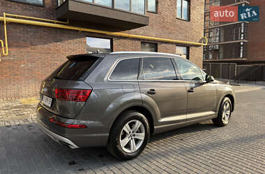 Внедорожник / Кроссовер Audi Q7 2018 в 