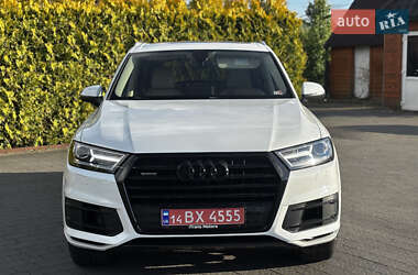 Внедорожник / Кроссовер Audi Q7 2017 в 
