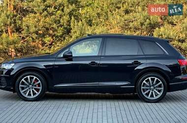 Внедорожник / Кроссовер Audi Q7 2017 в 