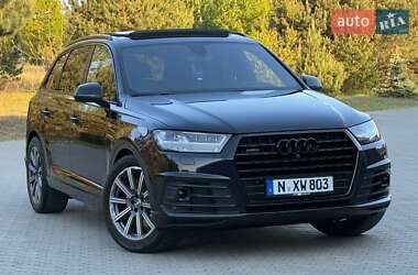 Внедорожник / Кроссовер Audi Q7 2017 в 
