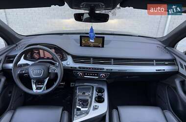 Внедорожник / Кроссовер Audi Q7 2017 в 