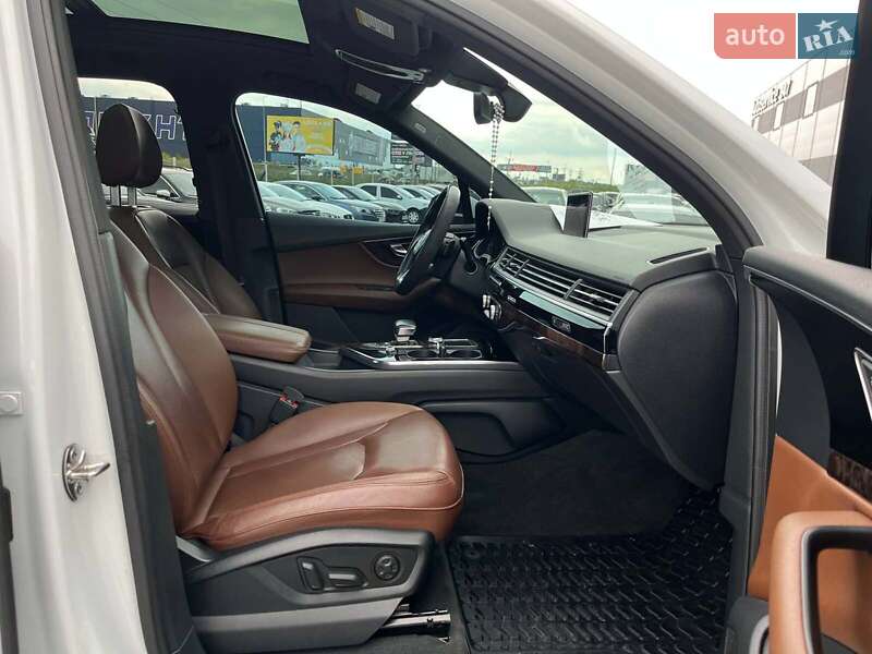 Внедорожник / Кроссовер Audi Q7 2017 в Львове