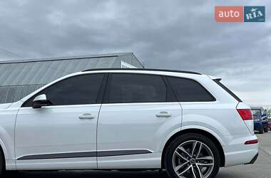 Внедорожник / Кроссовер Audi Q7 2017 в 
