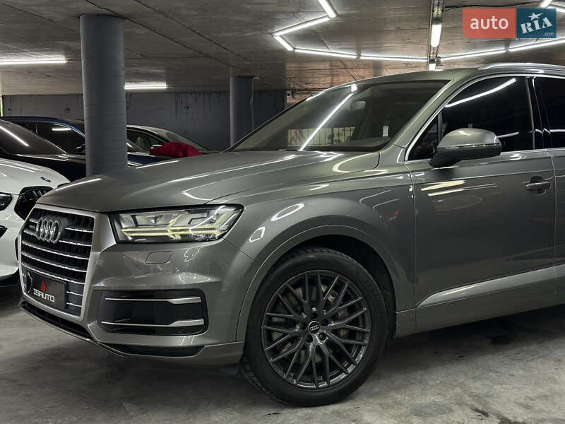 Внедорожник / Кроссовер Audi Q7 2015 в Одессе