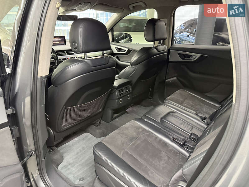 Внедорожник / Кроссовер Audi Q7 2015 в Одессе