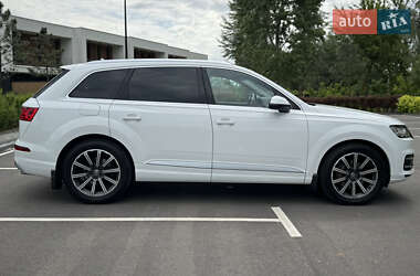 Позашляховик / Кросовер Audi Q7 2017 в 