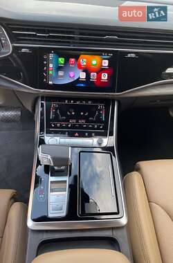 Позашляховик / Кросовер Audi Q7 2020 в 