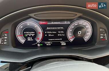 Позашляховик / Кросовер Audi Q7 2020 в 