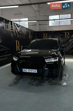 Внедорожник / Кроссовер Audi Q7 2016 в Новояворовске