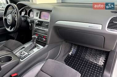 Внедорожник / Кроссовер Audi Q7 2012 в 