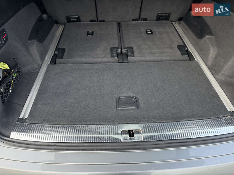 Позашляховик / Кросовер Audi Q7 2016 в Вінниці