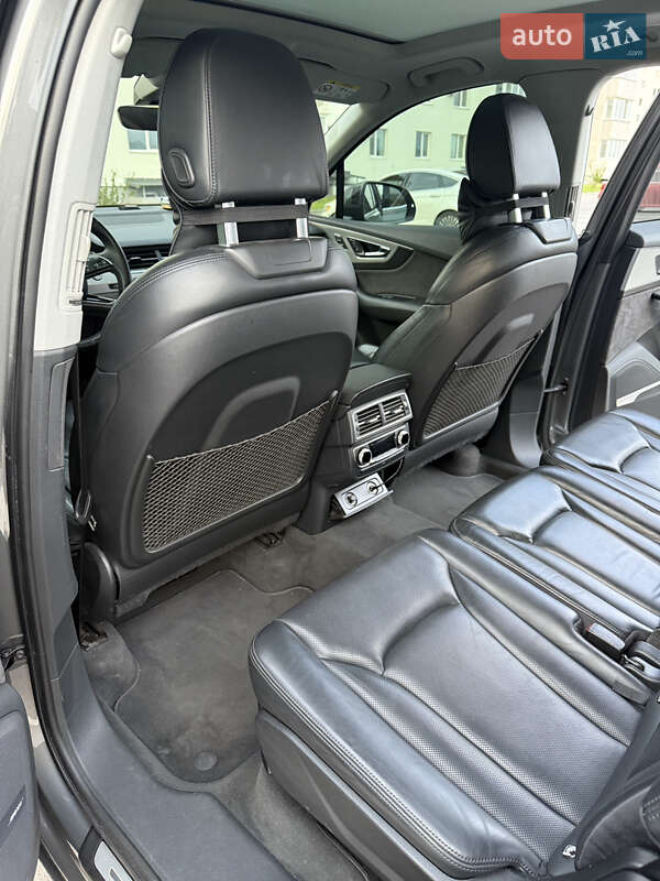 Позашляховик / Кросовер Audi Q7 2016 в Вінниці