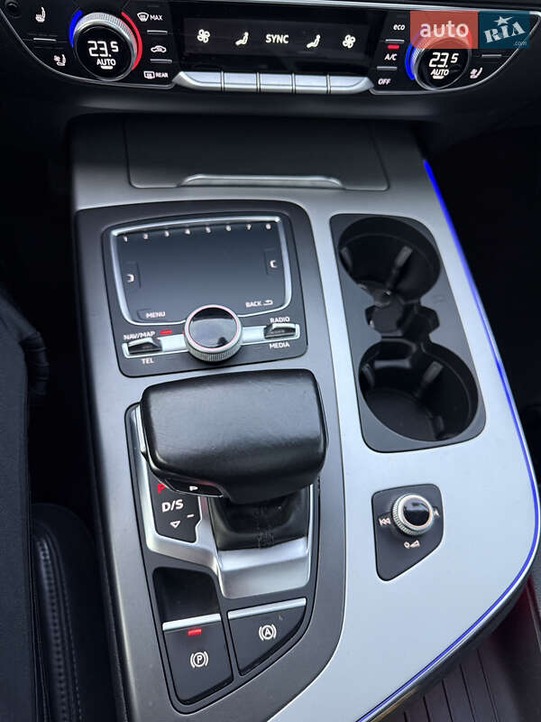 Позашляховик / Кросовер Audi Q7 2016 в Вінниці