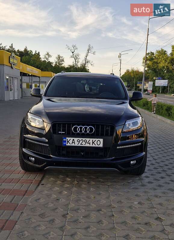 Позашляховик / Кросовер Audi Q7 2015 в 