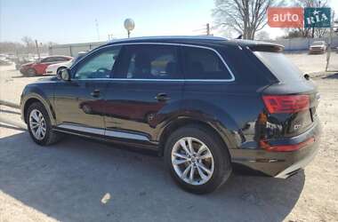 Внедорожник / Кроссовер Audi Q7 2017 в 