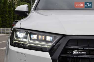 Внедорожник / Кроссовер Audi Q7 2016 в 