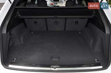 Внедорожник / Кроссовер Audi Q7 2016 в 