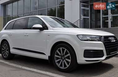 Внедорожник / Кроссовер Audi Q7 2016 в 