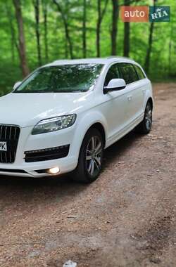 Позашляховик / Кросовер Audi Q7 2011 в 