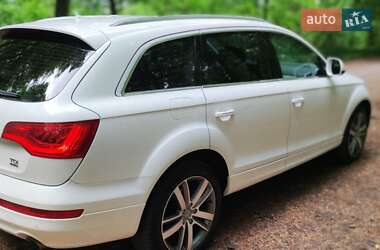 Позашляховик / Кросовер Audi Q7 2011 в 