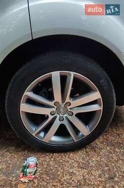 Позашляховик / Кросовер Audi Q7 2011 в 