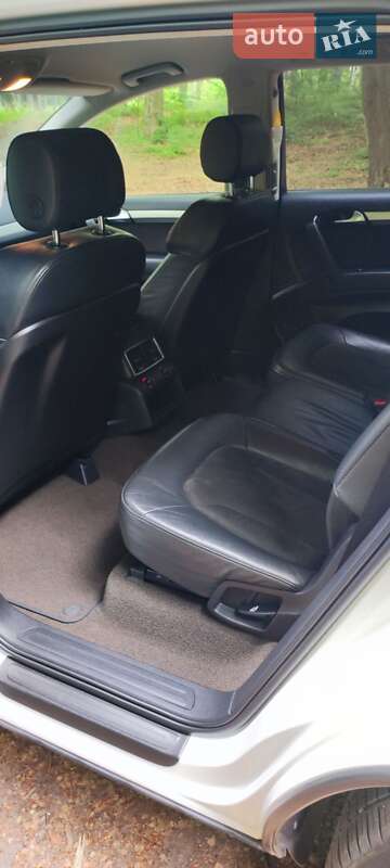 Позашляховик / Кросовер Audi Q7 2011 в Львові
