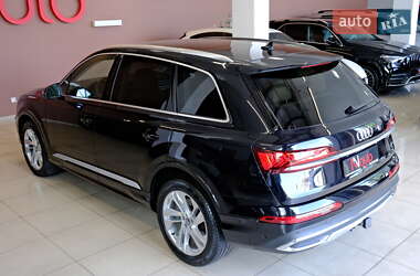 Внедорожник / Кроссовер Audi Q7 2020 в 